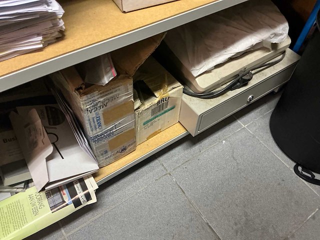 Inhoud magazijnrek - afbeelding 3 van  31