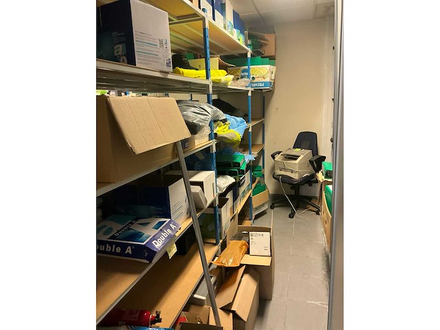 Inhoud magazijnrek - afbeelding 16 van  31