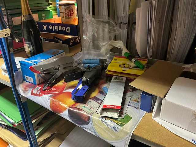 Inhoud magazijnrek - afbeelding 27 van  31