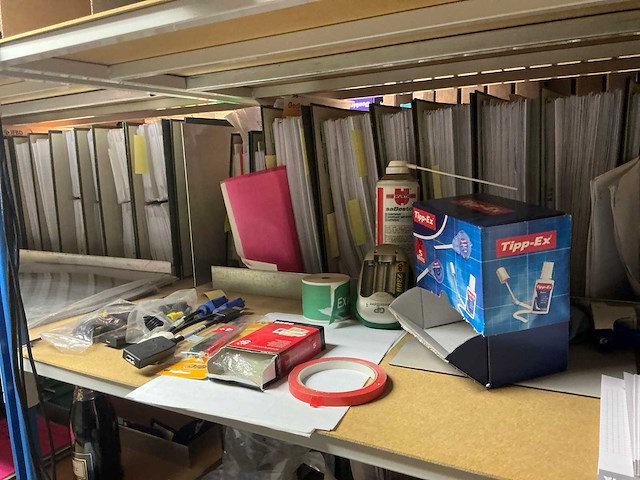 Inhoud magazijnrek - afbeelding 28 van  31