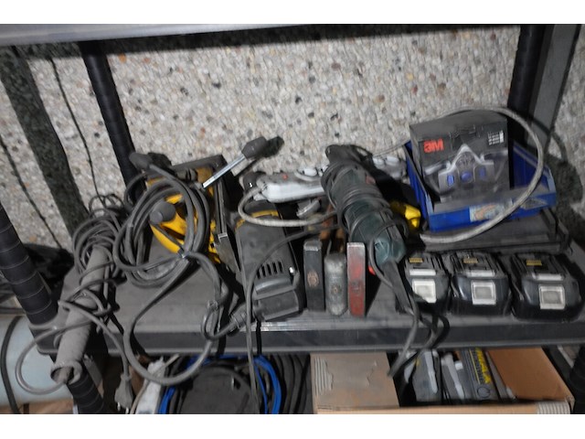 Inhoud magazijntje - afbeelding 10 van  16