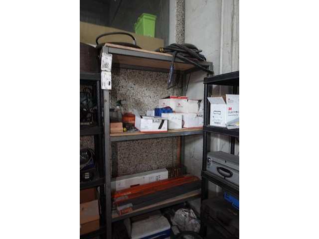 Inhoud magazijntje - afbeelding 12 van  16