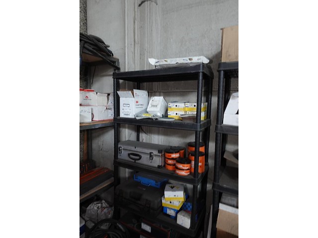 Inhoud magazijntje - afbeelding 14 van  16