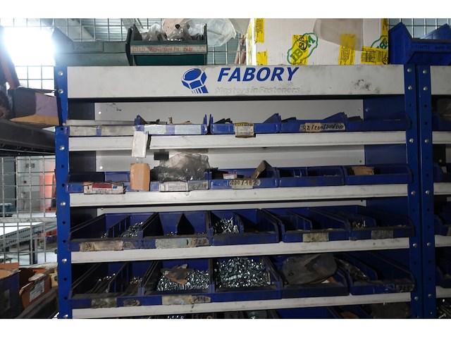 Inhoud magazijntje - afbeelding 2 van  16