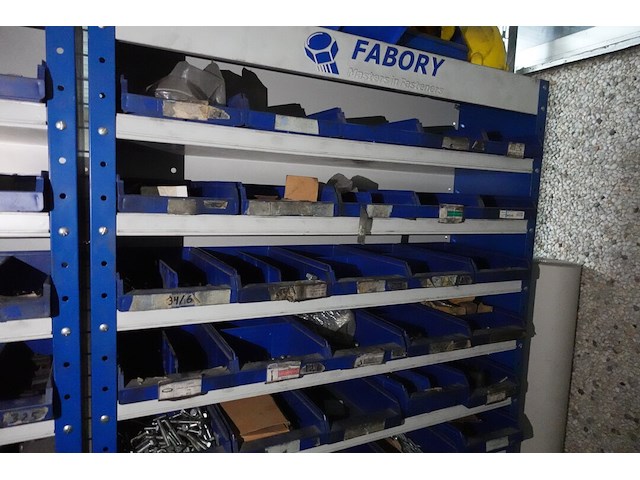 Inhoud magazijntje - afbeelding 4 van  16