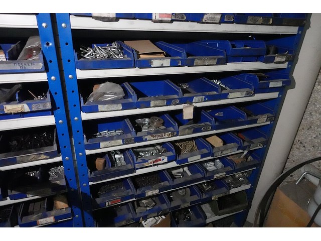 Inhoud magazijntje - afbeelding 5 van  16