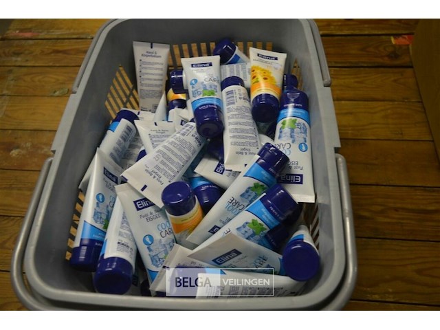 Inhoud mand partij div - afbeelding 1 van  2