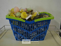 Inhoud mandje partij div paasartikelen - afbeelding 1 van  4