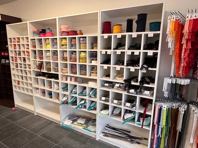 Inhoud naai- en breiwinkel de zipper - afbeelding 1 van  82