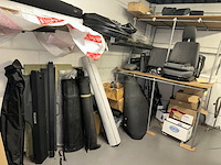 Inhoud op platform boven keuken - afbeelding 1 van  7