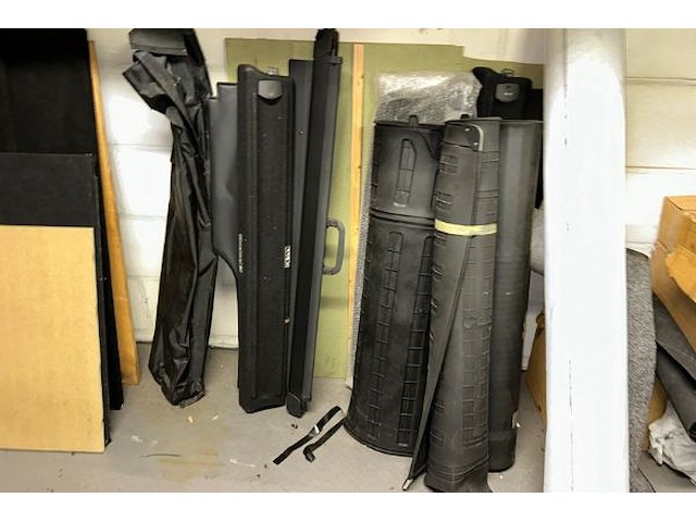 Inhoud op platform boven keuken - afbeelding 3 van  7