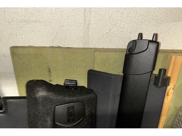 Inhoud op platform boven keuken - afbeelding 4 van  7