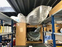 Inhoud op platform boven keuken - afbeelding 7 van  7