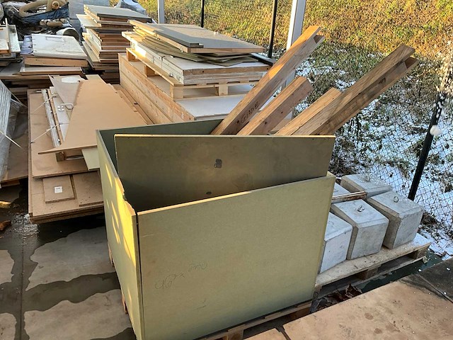 Inhoud opslagtent buiten - afbeelding 6 van  9