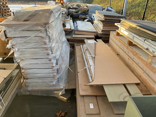 Inhoud opslagtent buiten - afbeelding 8 van  9