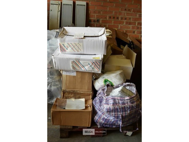 Inhoud pallet div. inpakmaterialen - afbeelding 1 van  7