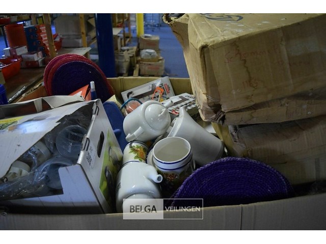 Inhoud pallet div service bordjes - afbeelding 1 van  8