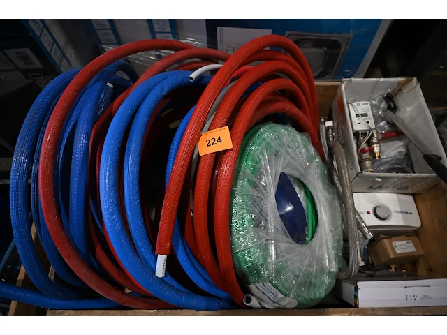 Inhoud pallet diverse werkmateriaal - afbeelding 2 van  6