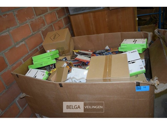 Inhoud pallet partij div goederen - afbeelding 1 van  5