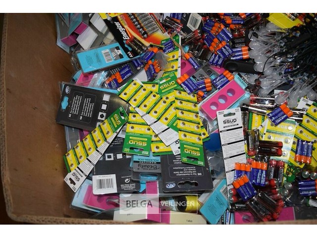 Inhoud pallet partij div goederen - afbeelding 2 van  7