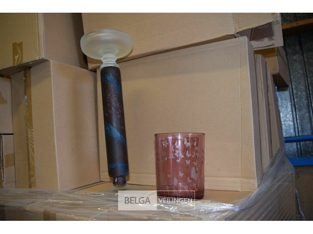 Inhoud pallet partij div vaasjes en kandelaars - afbeelding 1 van  4