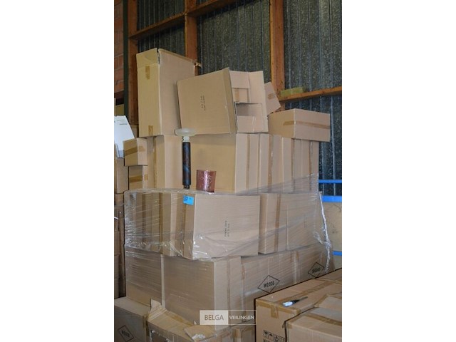 Inhoud pallet partij div vaasjes en kandelaars - afbeelding 4 van  4