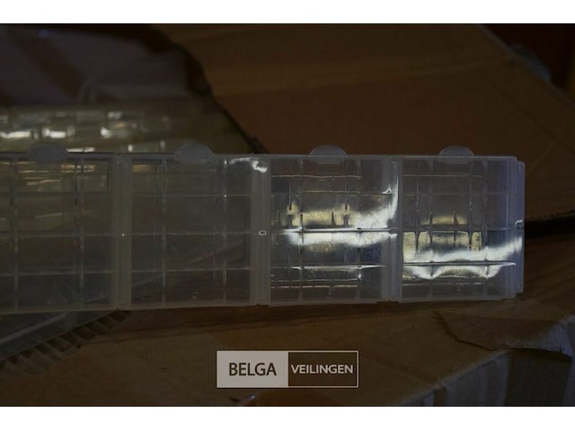 Inhoud pallet partij minidoosjes en universele tablet hoesjes - afbeelding 3 van  4