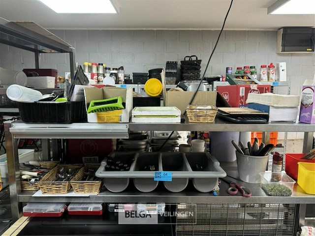 Inhoud rek - bestek - afbeelding 1 van  9