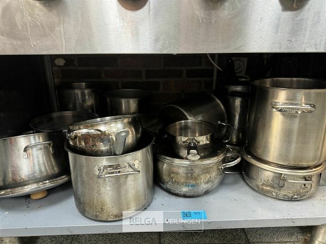 Inhoud rek - div kookpotten - afbeelding 1 van  8