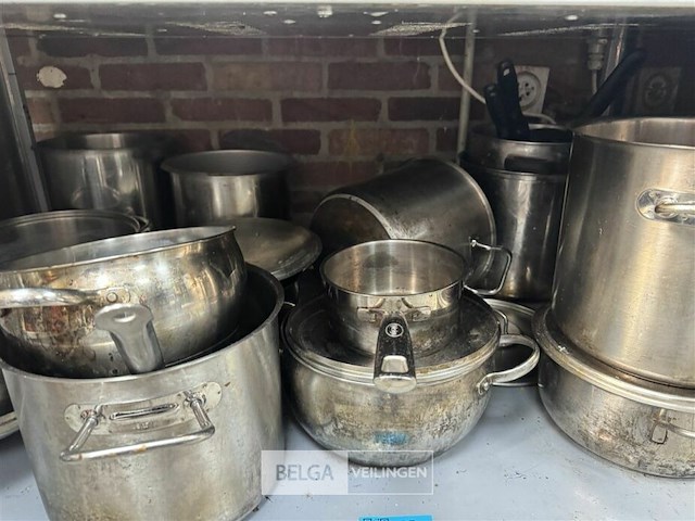 Inhoud rek - div kookpotten - afbeelding 4 van  8