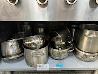 Inhoud rek - div kookpotten - afbeelding 8 van  8