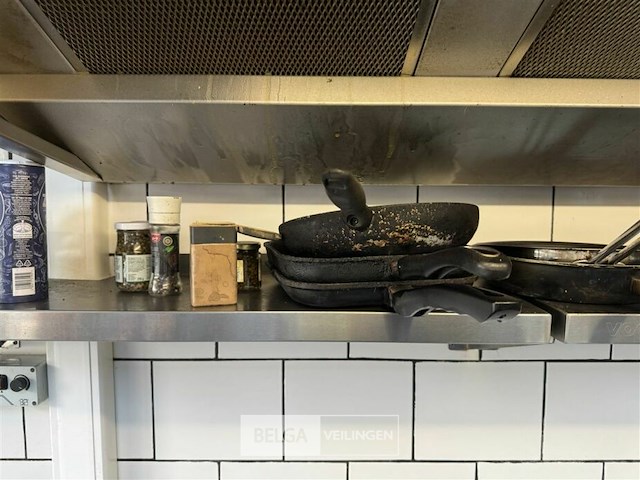 Inhoud rek - div pannen - afbeelding 3 van  5