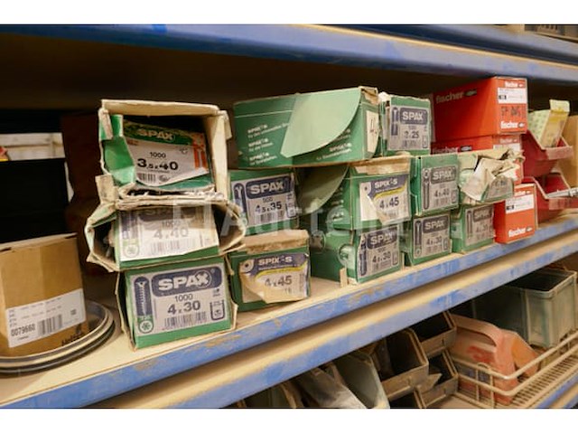 Inhoud rek : allehande divers bevestigingsmateriaal en dergelijken - afbeelding 3 van  12