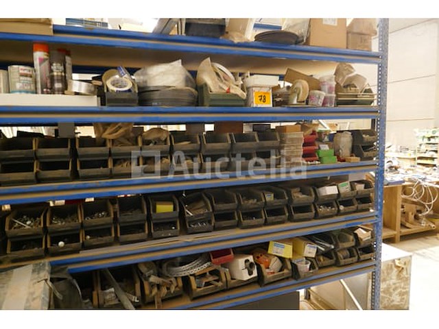 Inhoud rek : allehande divers bevestigingsmateriaal en dergelijken - afbeelding 5 van  12