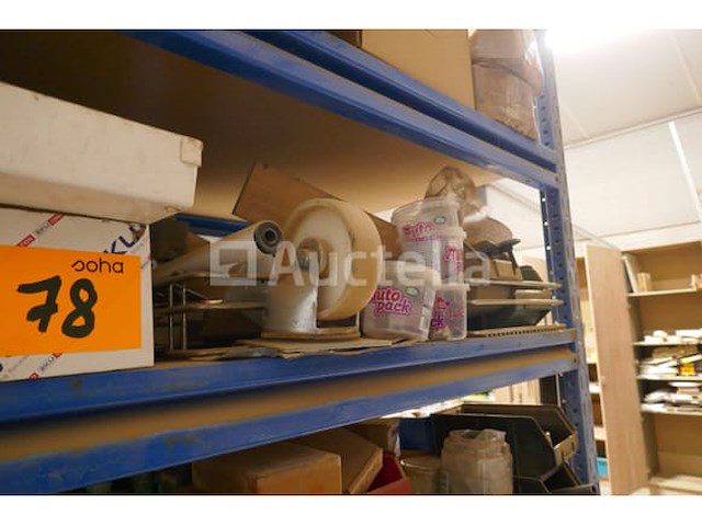 Inhoud rek : allehande divers bevestigingsmateriaal en dergelijken - afbeelding 6 van  12