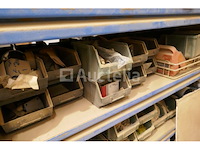 Inhoud rek : allehande divers bevestigingsmateriaal en dergelijken - afbeelding 11 van  12