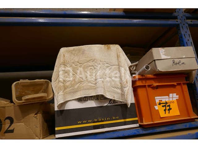 Inhoud rek : divers materiaal - afbeelding 5 van  8