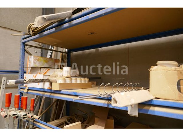 Inhoud rek : divers materiaal - afbeelding 8 van  8