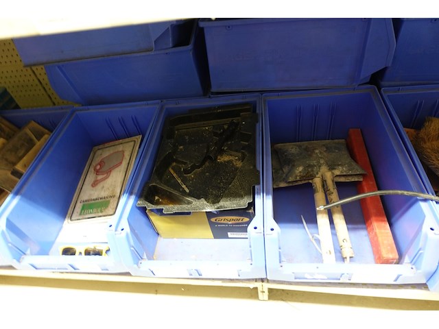 Inhoud rek diversen - afbeelding 8 van  48