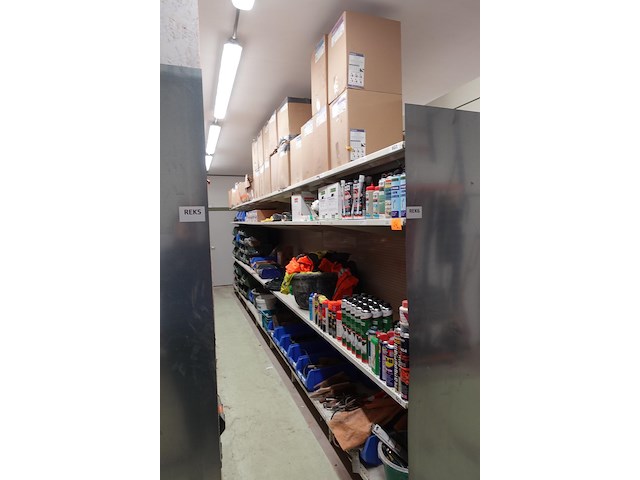 Inhoud rek diversen - afbeelding 1 van  48