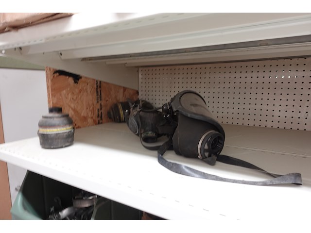 Inhoud rek diversen - afbeelding 24 van  48