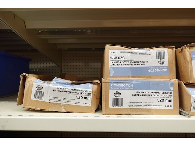 Inhoud rek diversen - afbeelding 26 van  48