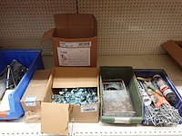 Inhoud rek diversen - afbeelding 29 van  48