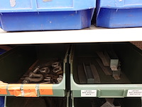 Inhoud rek diversen - afbeelding 31 van  48