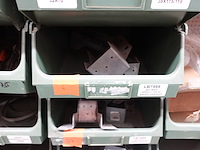 Inhoud rek diversen - afbeelding 32 van  48