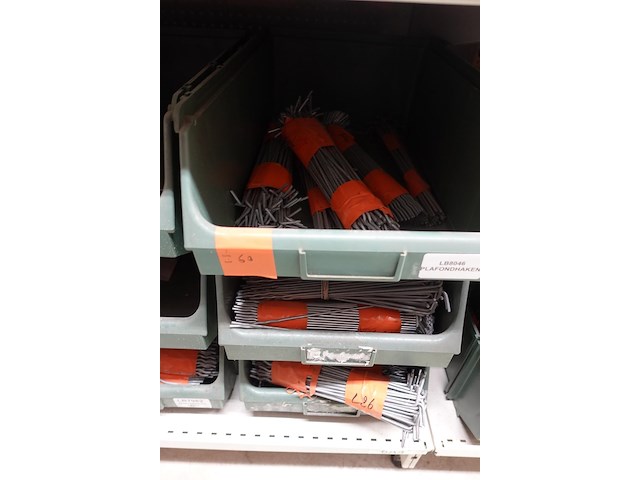 Inhoud rek diversen - afbeelding 39 van  48