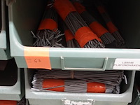 Inhoud rek diversen - afbeelding 39 van  48