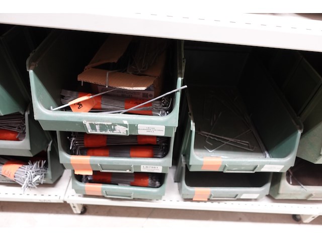 Inhoud rek diversen - afbeelding 42 van  48