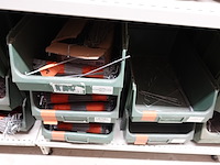 Inhoud rek diversen - afbeelding 42 van  48