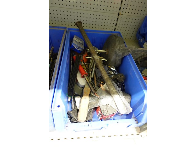 Inhoud rek diversen - afbeelding 7 van  55